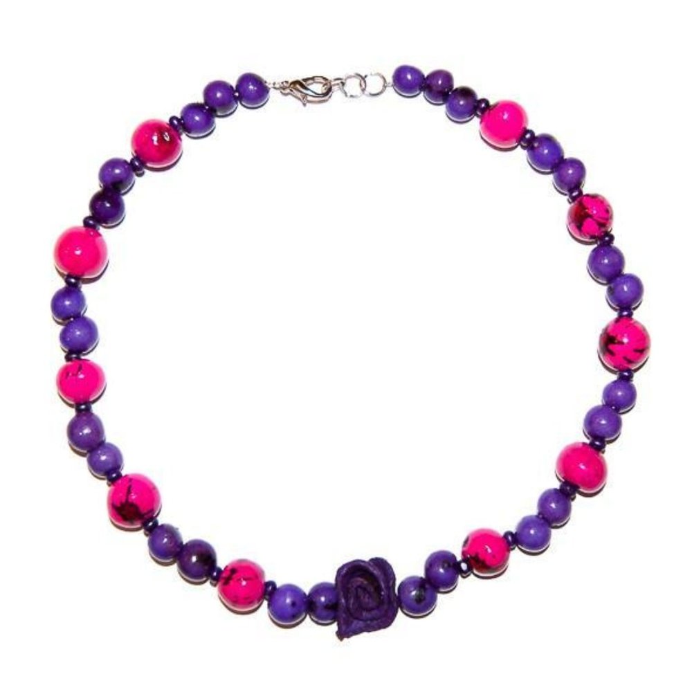 Girls Necklace Purple/Pink natural seeds